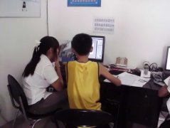 �|���Ԍ���Ӗӭ����һλ14�q�ČW�T���W���ĳ���